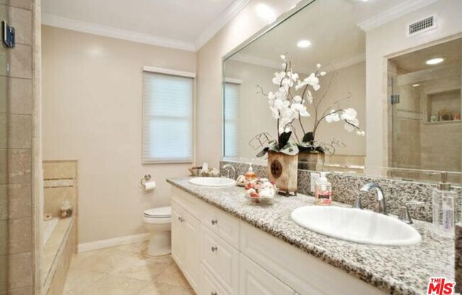 11787 Bellagio Rd