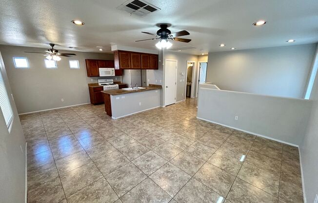Charming 3 Bed/3Bath, 2-Story Home nestled in this beautiful Henderson Community close to the Galleria Mall and Cowabunga Bay Water Park!