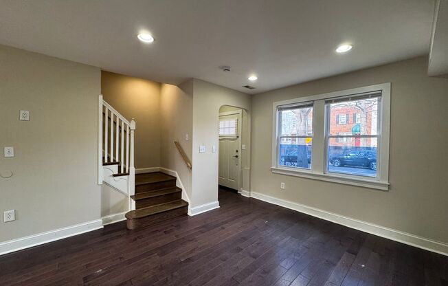 Charming 2 Bed 1.5 Bath Townhome In Beautiful Lily Ponds