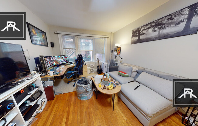 13 GRAY ST