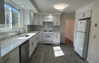 2 beds, 1 bath, 1,150 sqft, $3,400, Unit 2