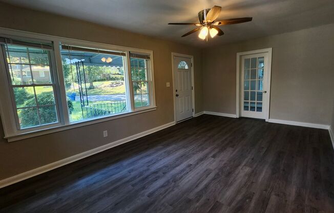 Charming 3-Bedrooms, 2-Baths Duplex - Unit A
