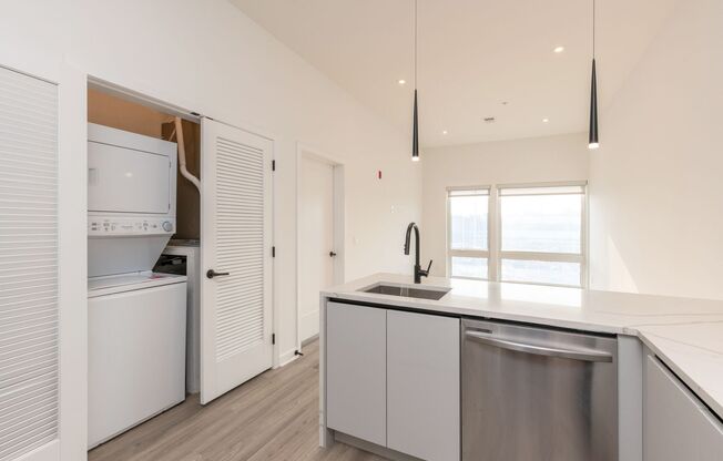 1 bed, 1 bath, 650 sqft, $1,595, Unit 305