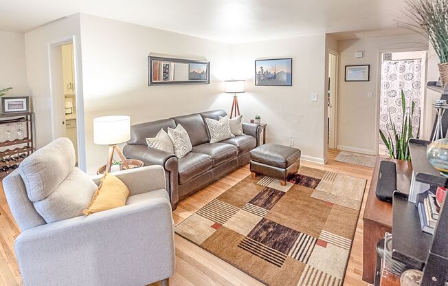 1 bed, 1 bath, 580 sqft, $1,945, Unit Hamrick 101