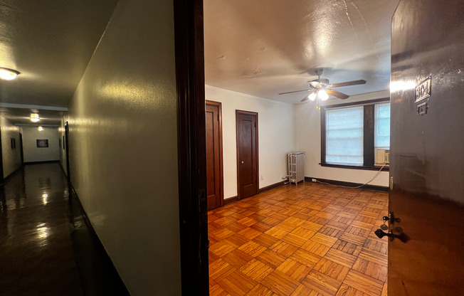 Studio, 1 bath, 400 sqft, $785, Unit 304