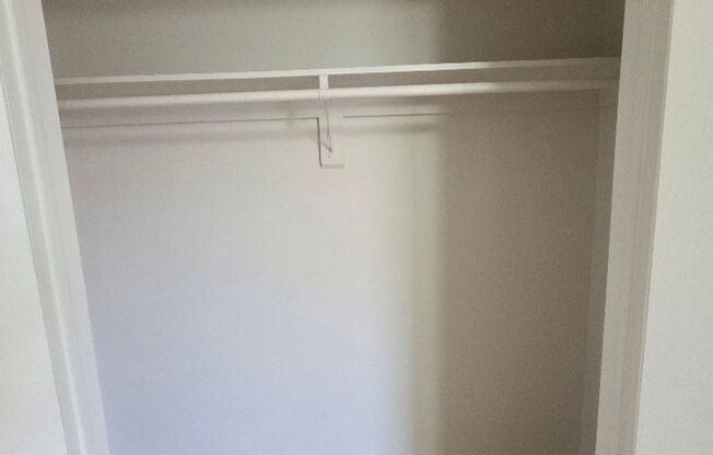 1 bed, 1 bath, 700 sqft, $1,054, Unit LAW11-225