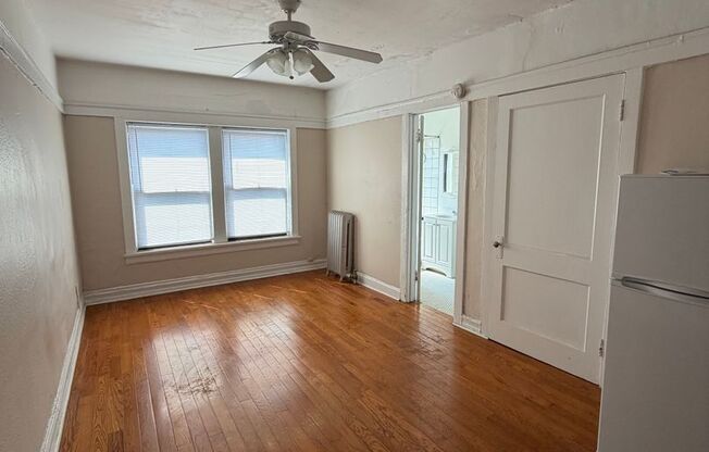 Studio, 1 bath, $1,050, Unit 424