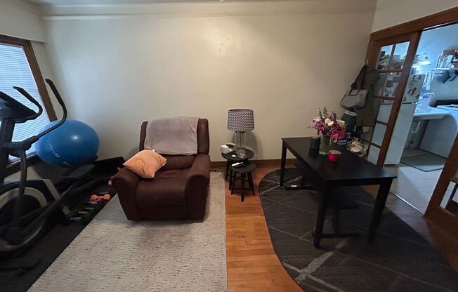 1 bed, 1 bath, $925, Unit 25