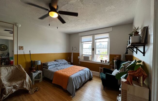 Studio, 1 bath, 300 sqft, $1,435, Unit Unit 415