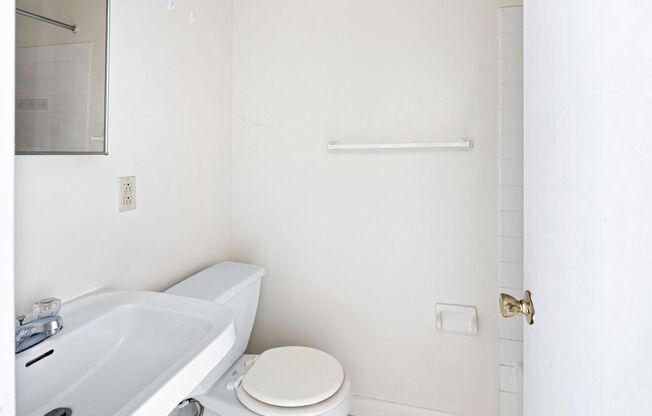 2 beds, 2 baths, 800 sqft, $1,450, Unit 101