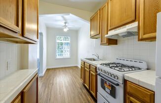 Bright TOP FLOOR 1-Bedroom Apartment in Heart of Lower Pac Heights, No Laundry on-site