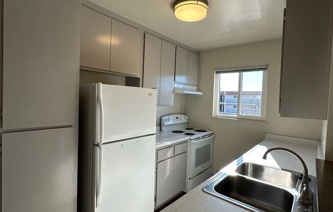 1 bed, 1 bath, $1,800, Unit Apt. B