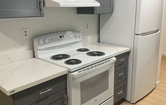 1 bed, 1 bath, 650 sqft, $1,750, Unit 28