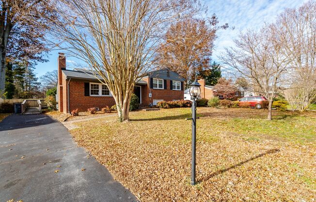 Gorgeous 4 Bed 3 Bath Brick Home In Serene Hollindale