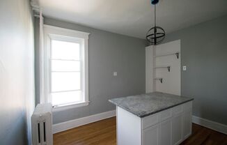 1 bed, 1 bath, $1,400, Unit 06