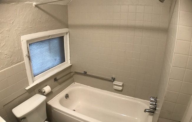 4 beds, 1 bath, $1,500