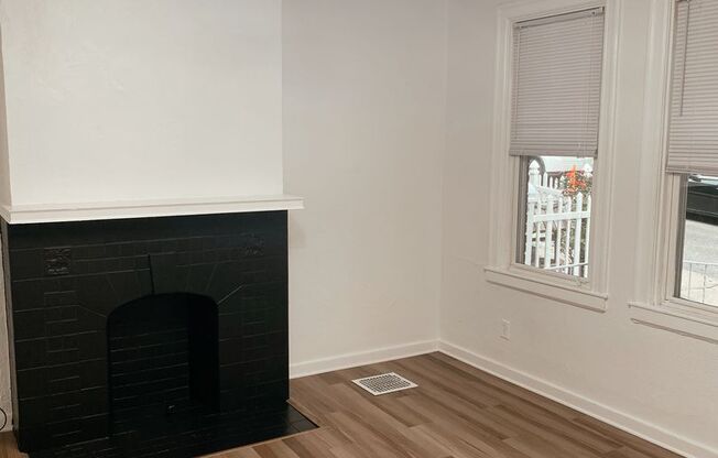 NEWLY RENOVATED 3 BEDROOM CLOSE TO THE CITY!