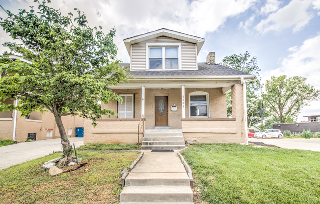 2305 S BIG BND BLVD