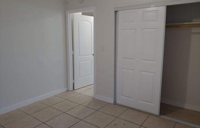 658 NW 1 ST