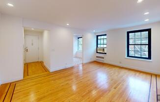 26 CHARLTON ST
