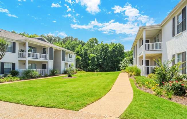 Beautiful Landscaping at The Vineyard of Olive Branch Apartment Homes in Mississippi  38654