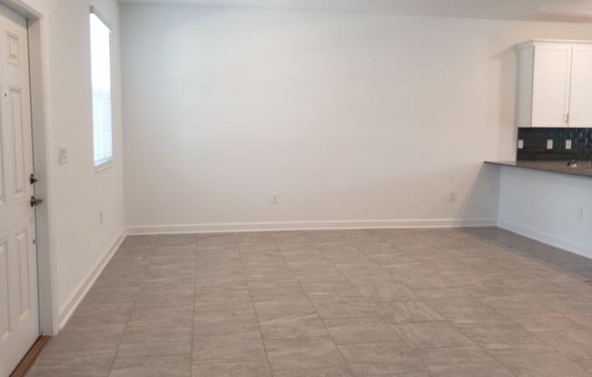 Spacious Bridgewalk Townhome