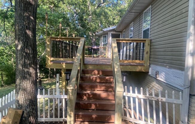 Furnished 4 Bedroom 3 Bath House in Kimberling City, MO with 2 car garage-Seasonal Lake View