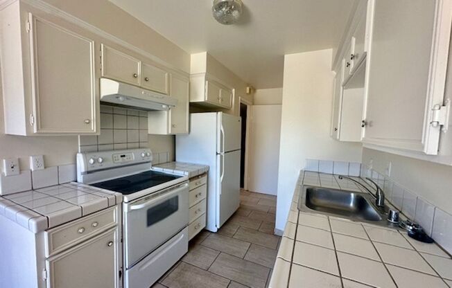 Beautiful Move-In Ready Two Bedroom Two Bath! Pet Allowed!