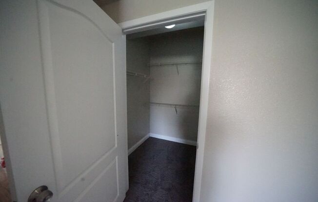 3 beds, 2 baths, $1,740, Unit Parcel #: 138-28-513-111