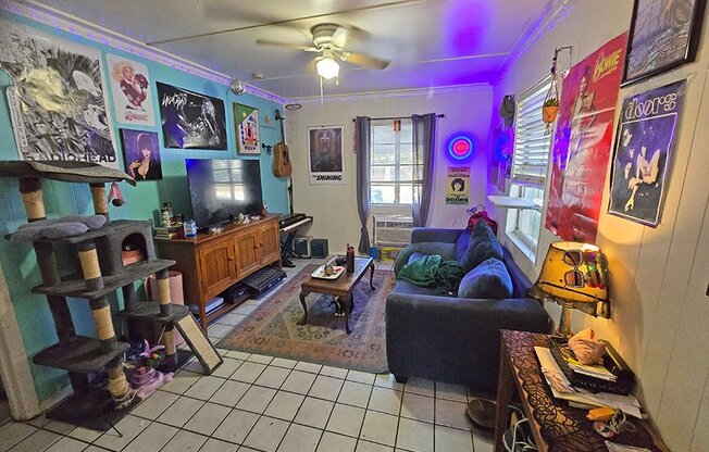 222 1/2 15 AVE N