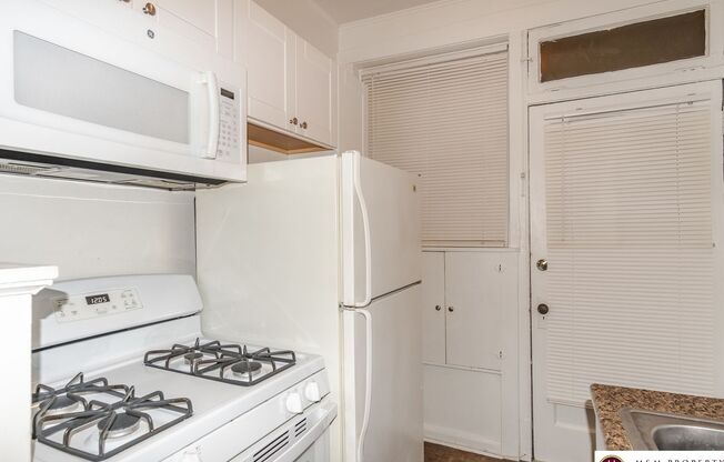 Studio, 1 bath, 585 sqft, $1,195, Unit 748-37