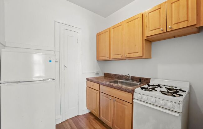 1 bed, 1 bath, 696 sqft, $1,795, Unit 202