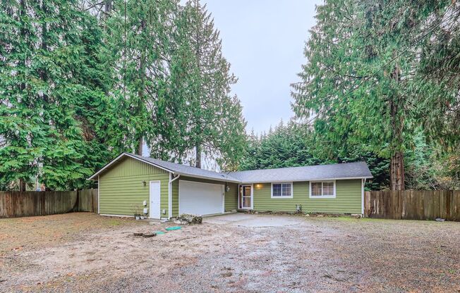 Amazing 4bed/2bath Home with Attached Garage in Kirkland!