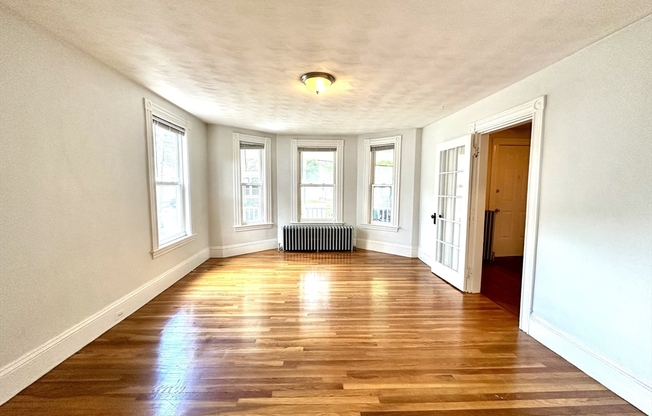 82 DEXTER AVE