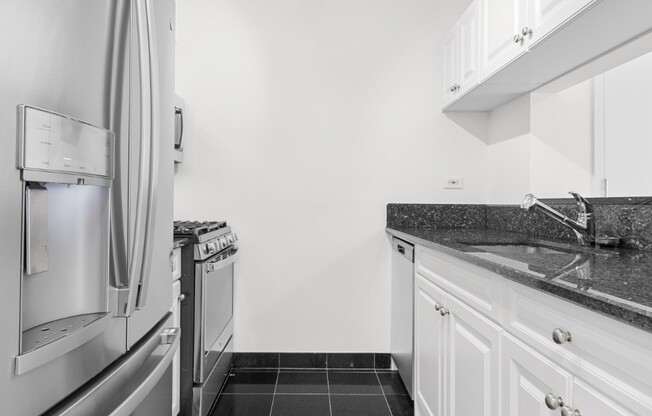 1 bed, 1 bath, $6,000, Unit 526