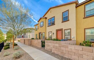 Stunning 3 bedroom Townhome!