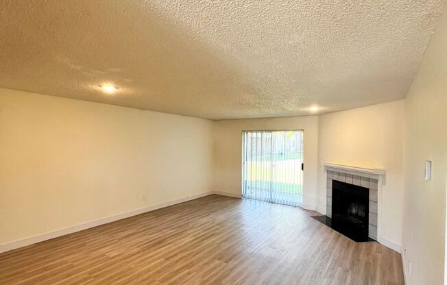 3 beds, 2 baths, 1,050 sqft, $1,950, Unit J-066