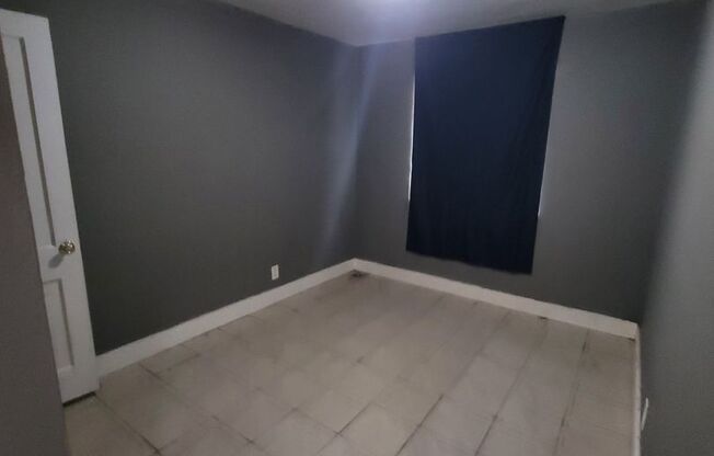 1 bed, 1 bath, 550 sqft, $575, Unit 8-C