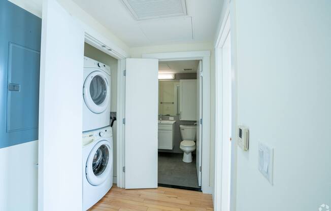 A laundry room with a washer and dryer in it. at 603 Concord Apartments, Massachusetts, 02138
