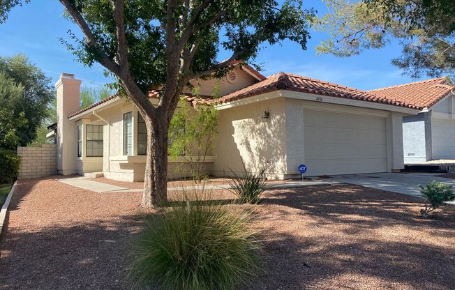Silverado Ranch Area: Delightful single story 3 bed/2 bath home with tile flooring throughout!