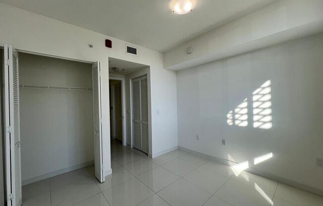 2 beds, 2 baths, $2,900, Unit 1-405