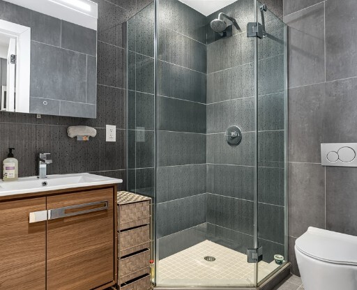 2 beds, 1 bath, $4,700, Unit 1C