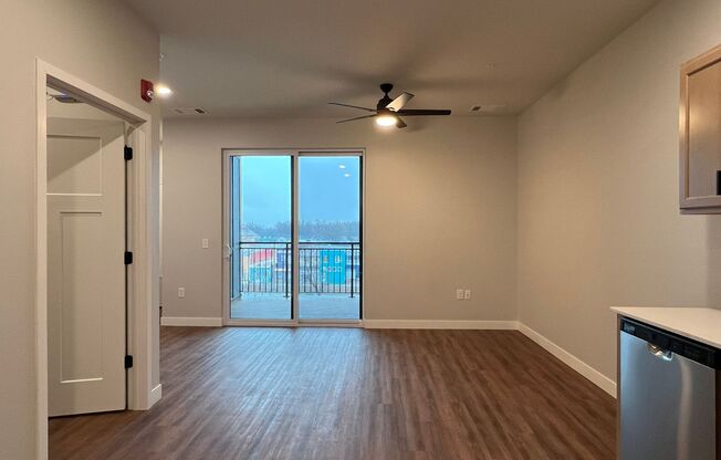 Studio, 1 bath, 532 sqft, $1,190, Unit WR 305-202