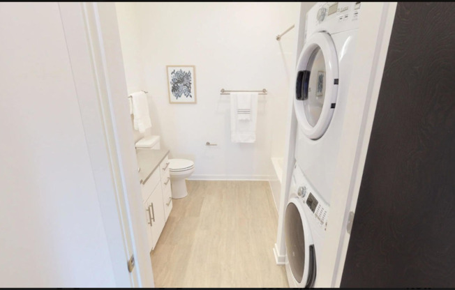 Studio, 1 bath, 550 sqft, $1,475, Unit 515