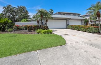 Bright & Airy 3-Bed Home Close to University Pkwy