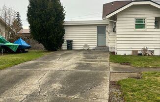 Convenient Location 1 Bed, 1 Bath in Bellingham