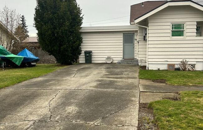 Convenient Location 1 Bed, 1 Bath in Bellingham