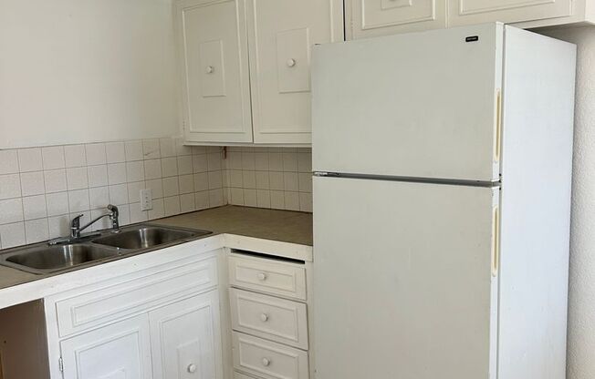 1 bed, 1 bath, 700 sqft, $1,150, Unit 1115 W Simpson Ave # K