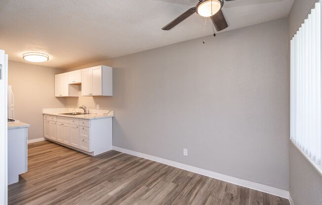 2 beds, 1 bath, 880 sqft, $1,450, Unit 96-4