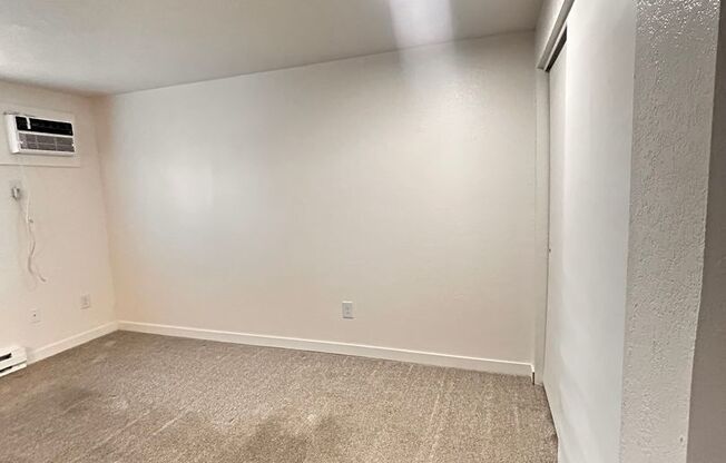 1 bed, 1 bath, 660 sqft, $1,075, Unit H - 037